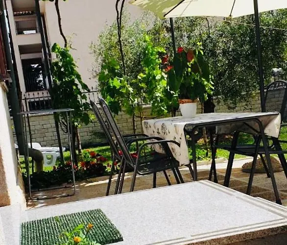 Benassi * Πόρετς